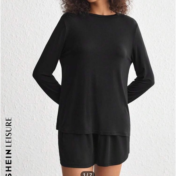 Black lounge top - Picture 1 of 1